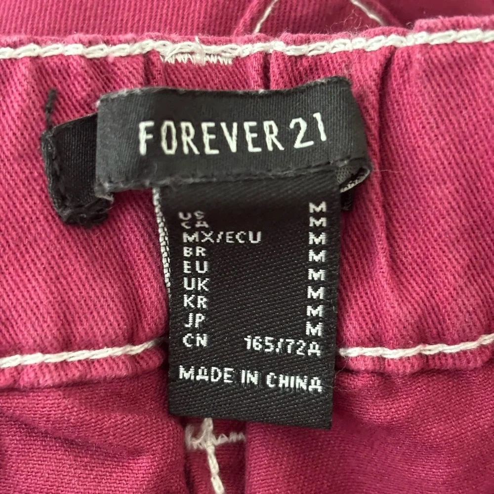 FOREVER 21 Red Cargo Pants with White Contrast Stitching - Size M (NWOT) - Picture 3 of 3